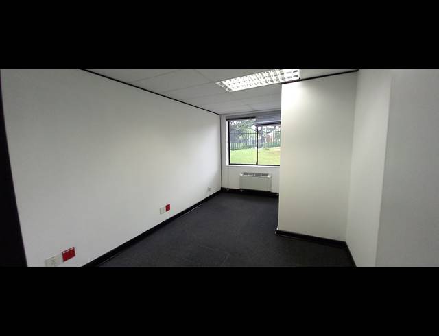 210M² OFFICE TO LET IN BRYANSTON